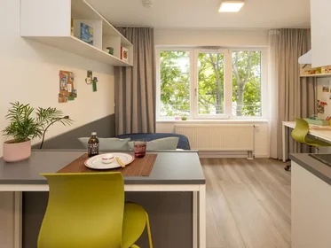 Studio in residence at Mainzer Landstraße 235, image 1 of 10