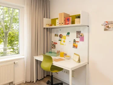Studio in residence at Mainzer Landstraße 235, image 2 of 10