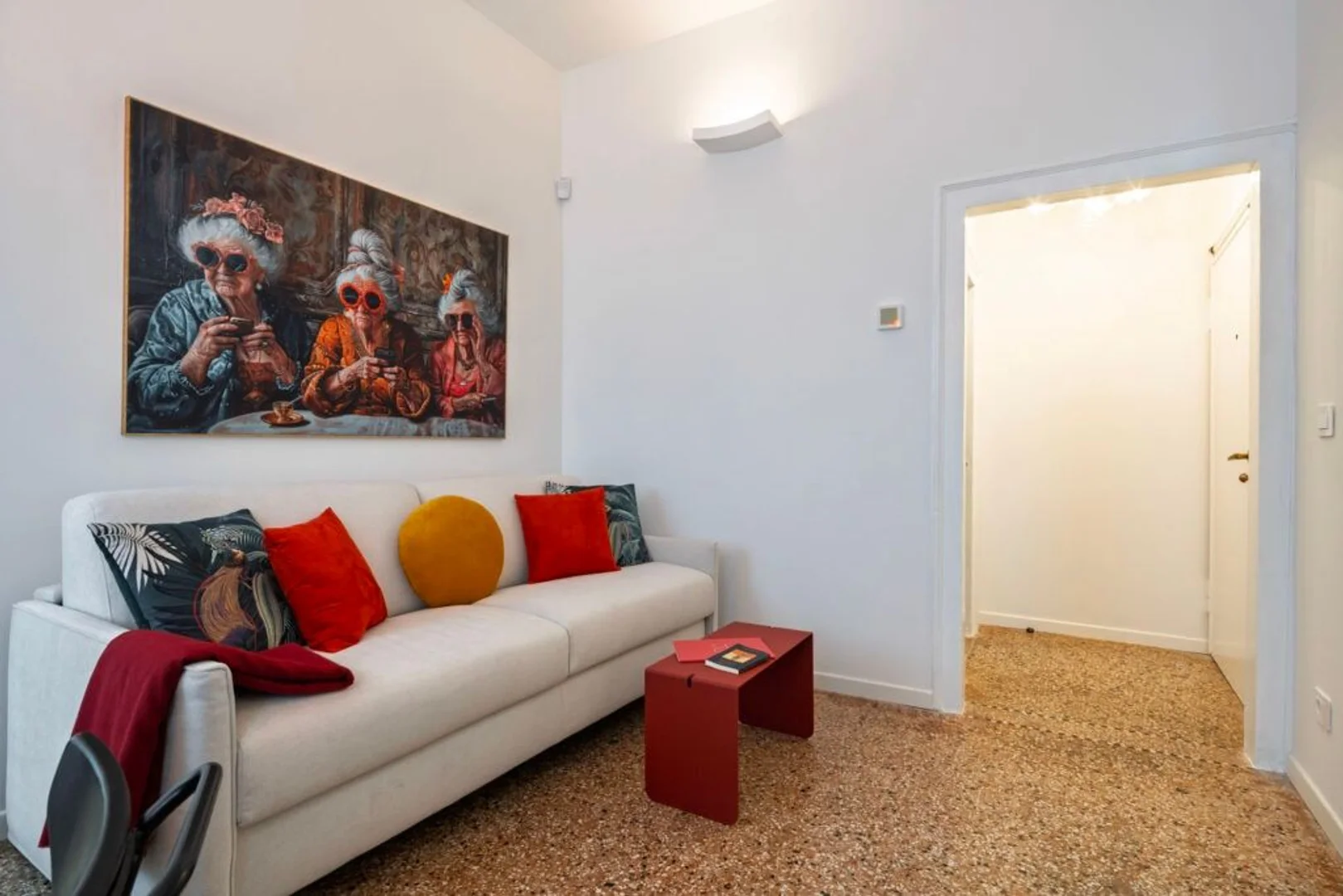 Student-friendly room in  with modern amenities