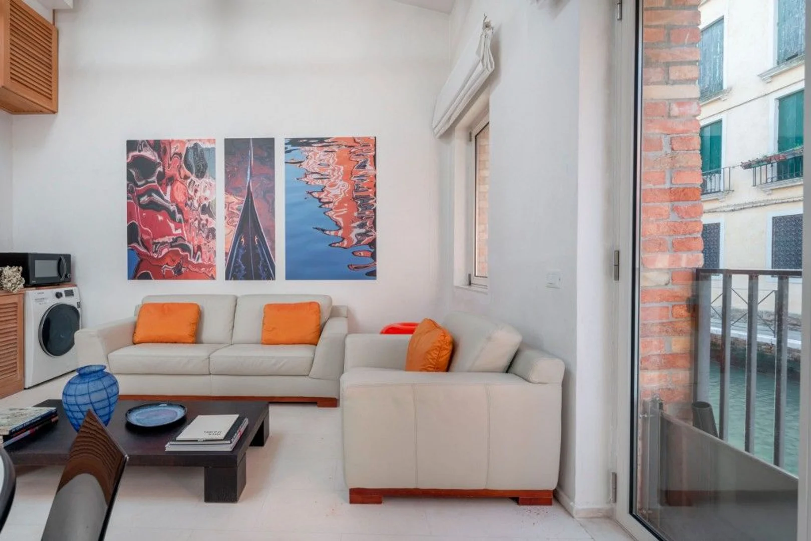 Budget-friendly student room close to campus in 