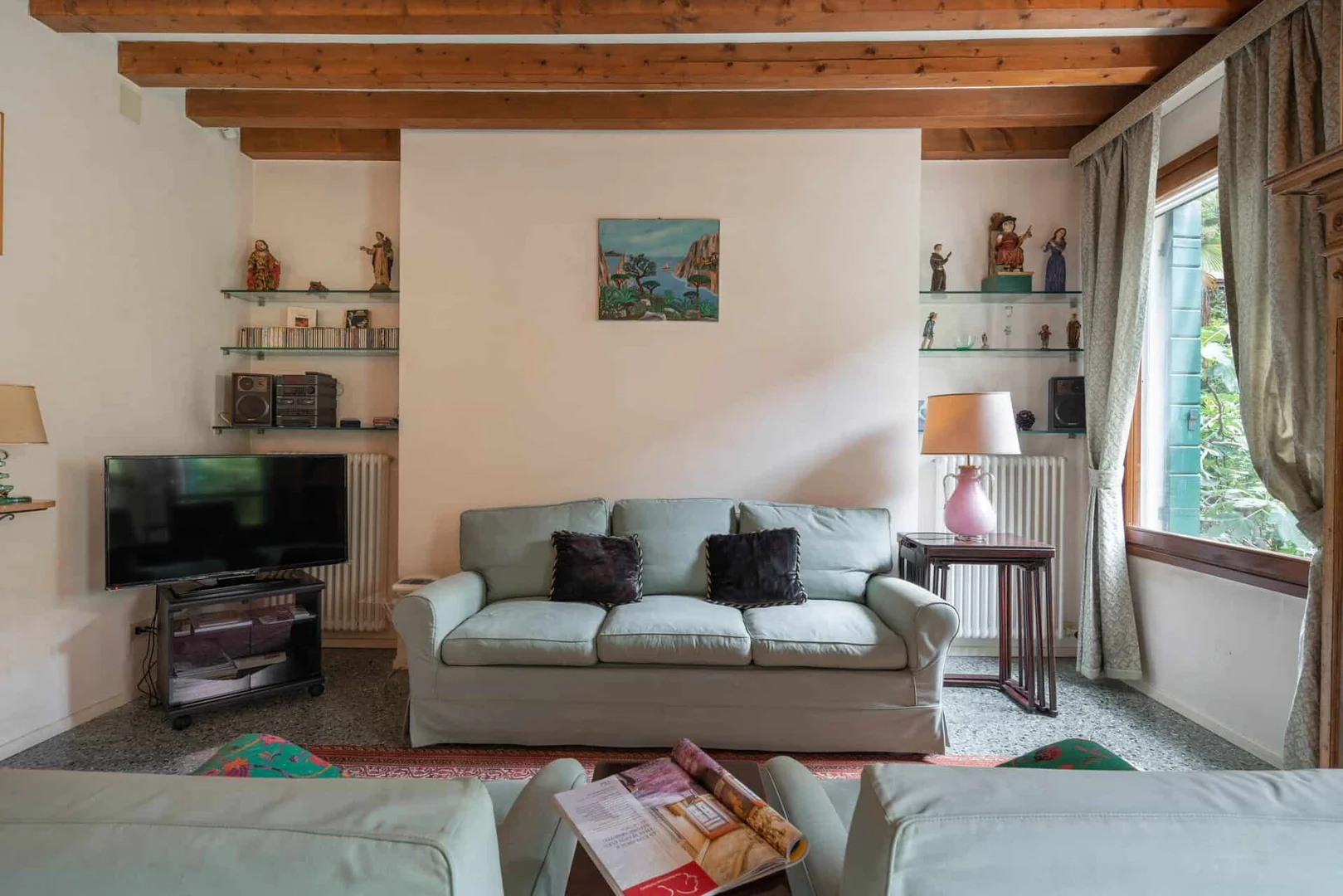 Habitación estudiantil económica cerca del campus en 