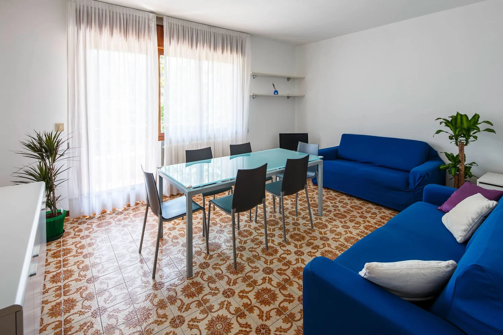 Cozy room for students available in 