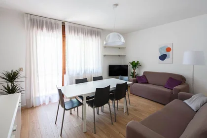 Quarto privado em Via Calmo, imagem 1 de 10