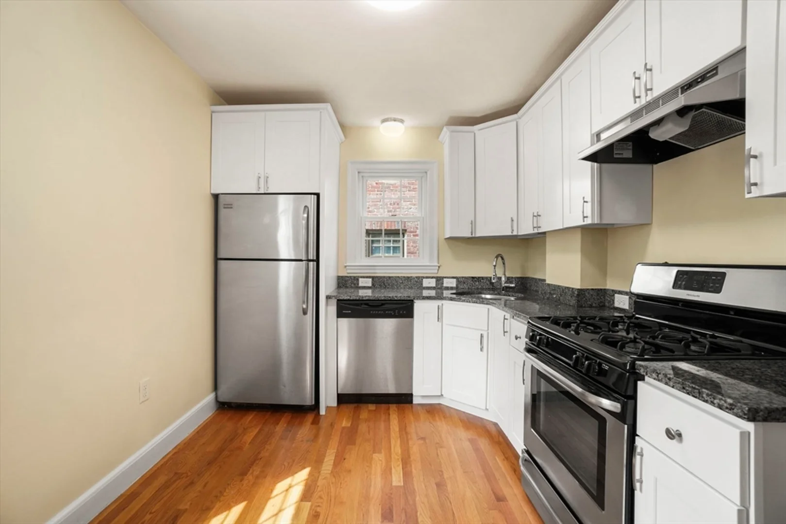 1, Garden Ct., Unit 1, Cambridge, Cambridge, MA, 02138