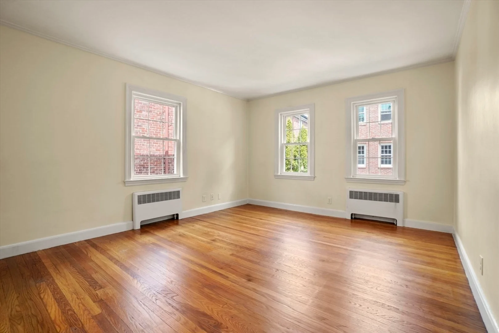 1, Garden Ct., Unit 1, Cambridge, Cambridge, MA, 02138