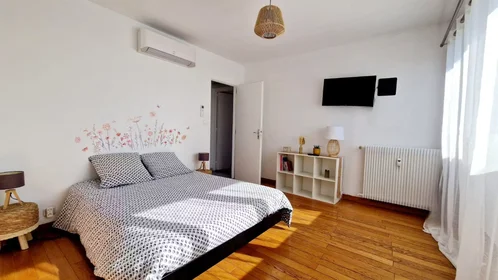 Apartamento inteiro em Rue Briçonnet, Quartier Administrations, imagem 3 de 9