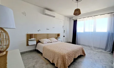 Apartamento inteiro em Rue Briçonnet, Quartier Administrations, imagem 7 de 9