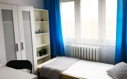 {area} de aylık kiralık oda