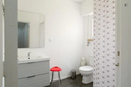 Chambre privée à Rua de Arroios, image 11 de 16
