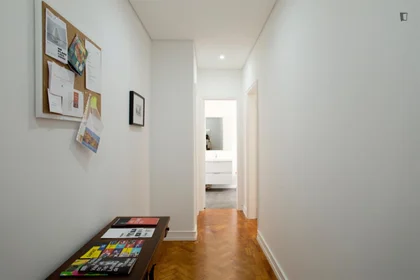 Chambre privée à Rua de Arroios, image 15 de 16