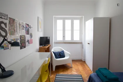 Chambre privée à Rua de Arroios, image 3 de 16