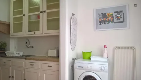 Chambre privée à Rua de Arroios, image 6 de 16