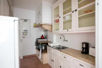 Chambre privée à Rua de Arroios, image 7 de 16