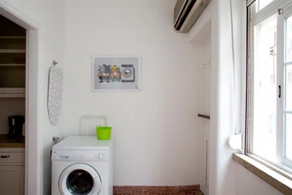 Chambre privée à Rua de Arroios, image 8 de 16