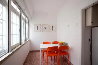 Chambre privée à Rua de Arroios, image 9 de 16
