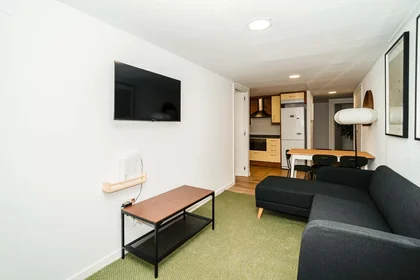 Stanza privata in Av. de Valencia, 32, 5º b, Delicias, 50005 Zaragoza, Spain, immagine 13 di 44