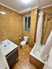 Stanza privata in De Berriotxoa San Valentin Kalea, 9, Uribarri, 48007 Bilbao, Bizkaia, Spain, immagine 15 di 15