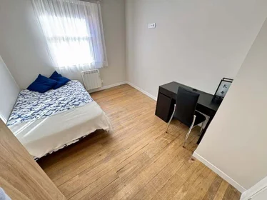 Chambre privée à De Berriotxoa San Valentin Kalea, 9, Uribarri, 48007 Bilbao, Bizkaia, Spain, image 3 de 15