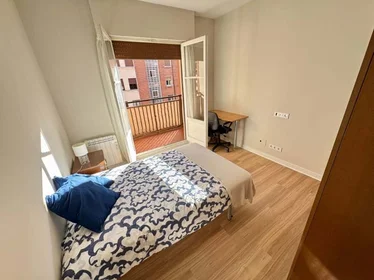 Chambre privée à De Berriotxoa San Valentin Kalea, 9, Uribarri, 48007 Bilbao, Bizkaia, Spain, image 3 de 19