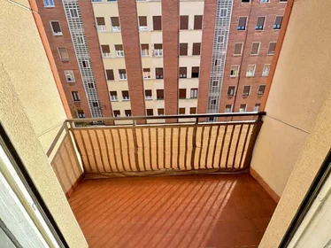 Chambre privée à De Berriotxoa San Valentin Kalea, 9, Uribarri, 48007 Bilbao, Bizkaia, Spain, image 7 de 19