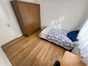 Chambre privée à De Berriotxoa San Valentin Kalea, 9, Uribarri, 48007 Bilbao, Bizkaia, Spain, image 1 de 14