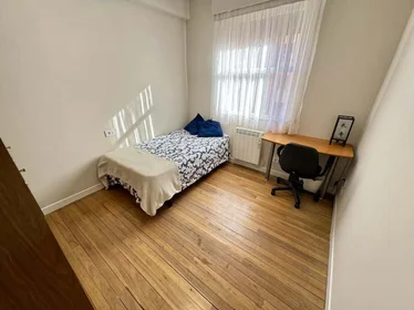 Stanza privata in De Berriotxoa San Valentin Kalea, 9, Uribarri, 48007 Bilbao, Bizkaia, Spain, immagine 2 di 14