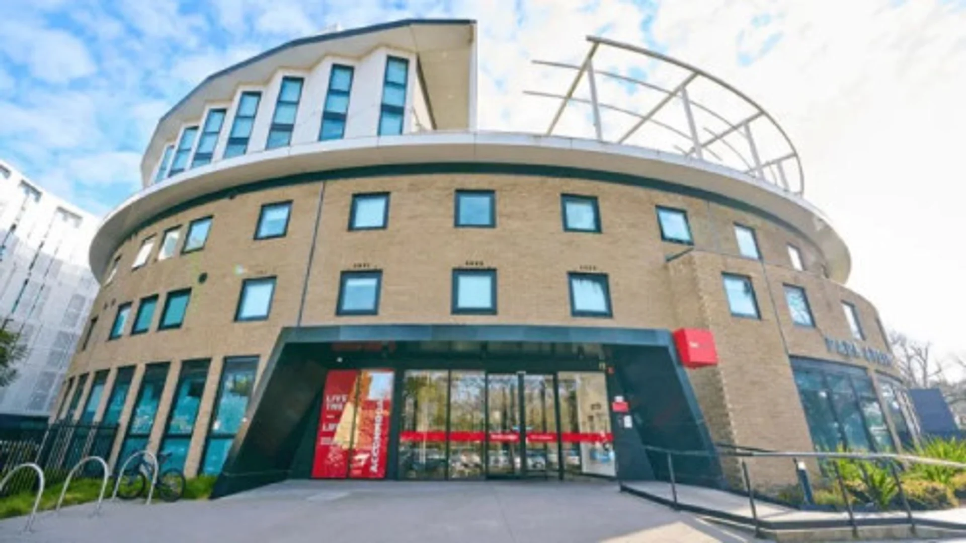 Budget-friendly student room close to campus in 
