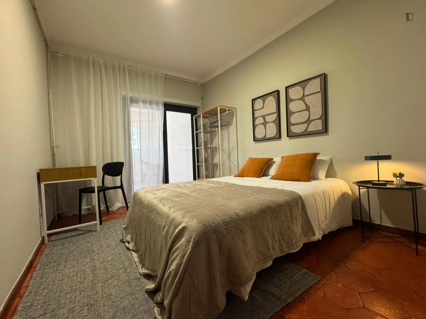 Room for rent in student apartment in , fully furnished