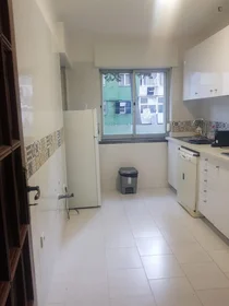 Chambre privée à Av. Dom João I, image 10 de 29