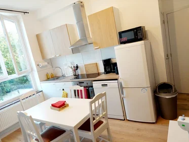 Privatzimmer in der Rue Jules Houssière, Dampremy, bild 2 von 10