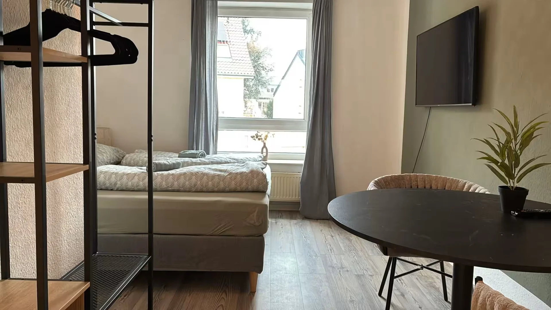 Zimmer in Studentenwohnung in  zu vermieten, voll möbliert