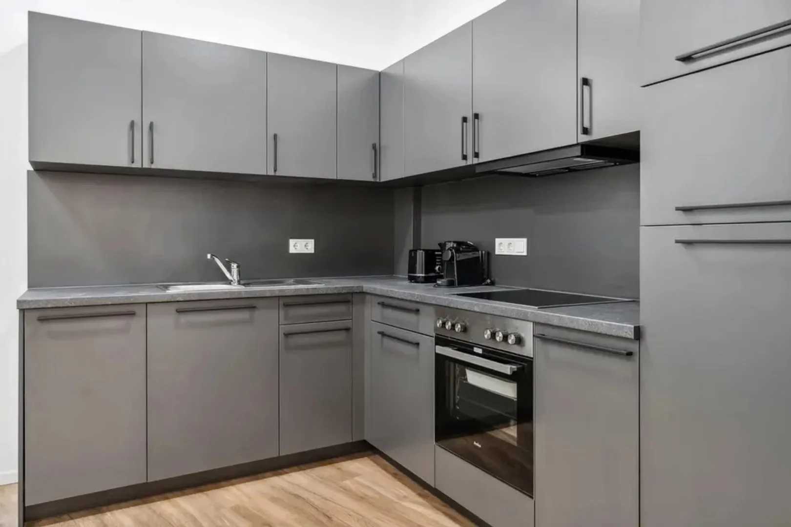 Zimmer in Studentenwohnung in  zu vermieten, voll möbliert
