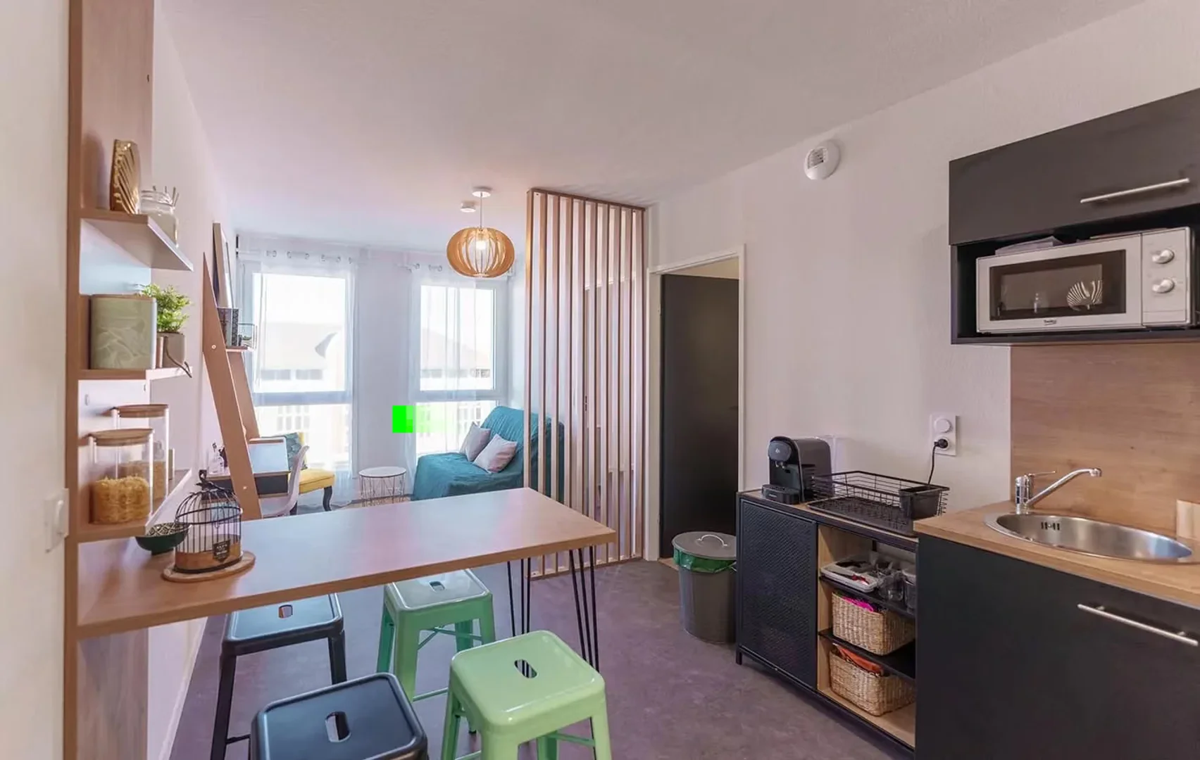 Quarto amigo do estudante em  com comodidades modernas