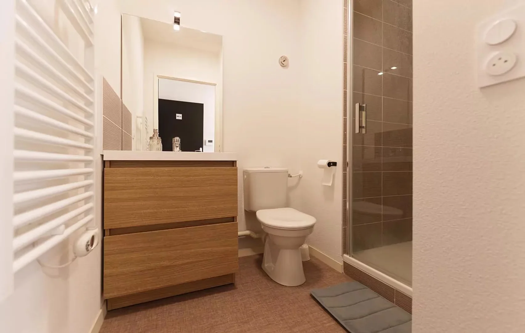 Quarto acolhedor para estudantes disponível em 