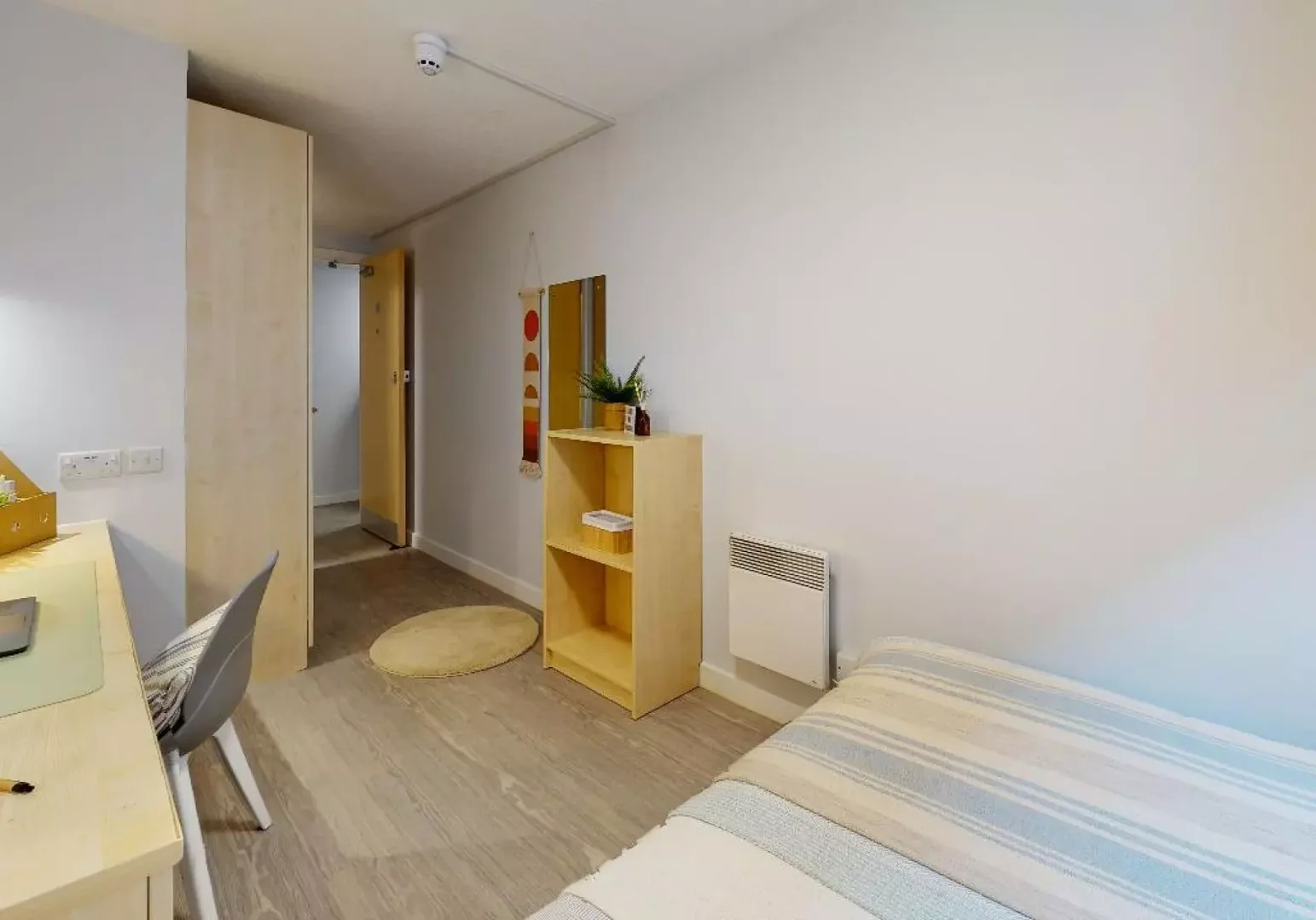 Chambre conviviale pour les étudiants dans  avec des équipements modernes