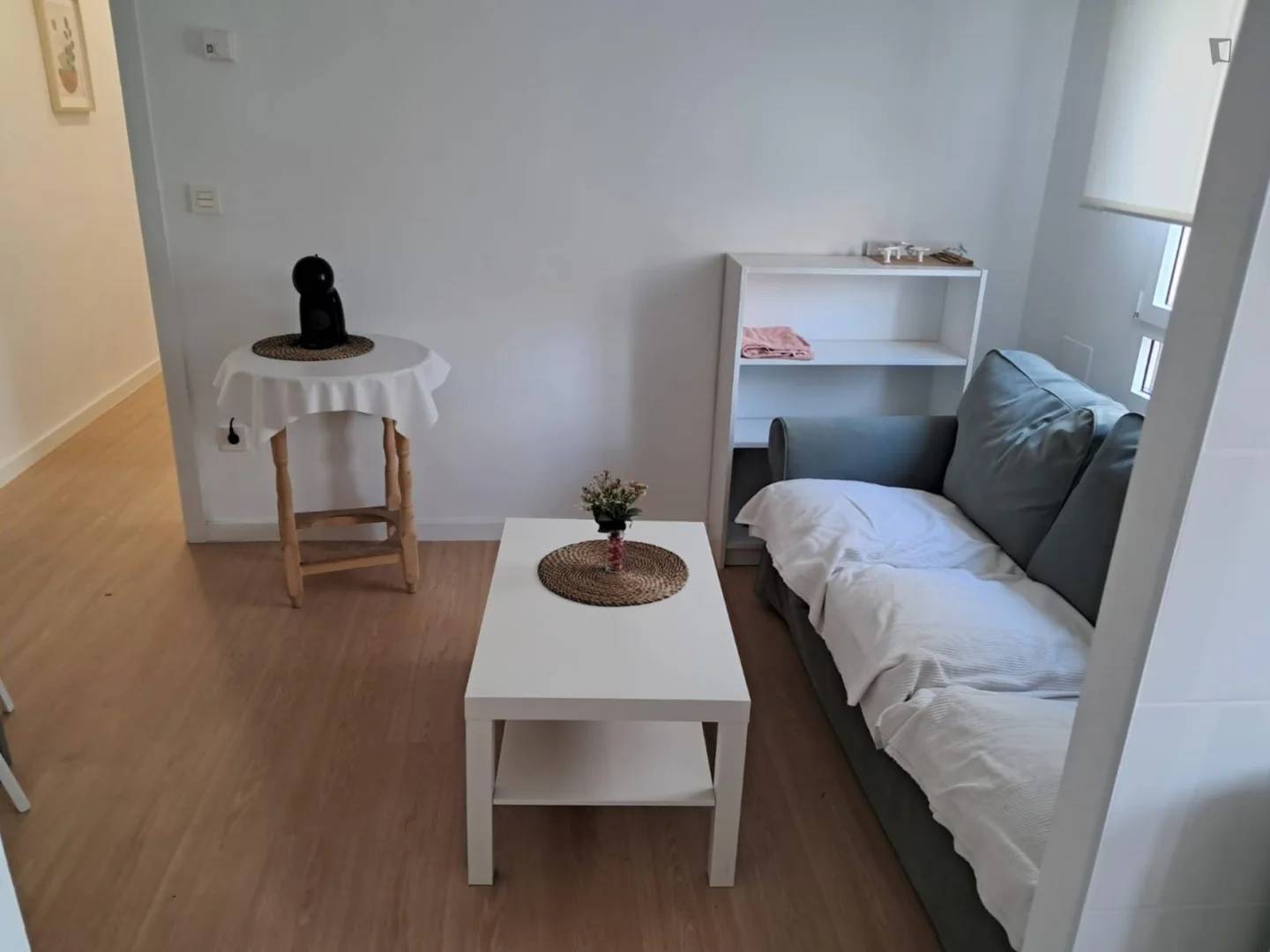 Chambre abordable pour les étudiants avec un bon éclairage dans 