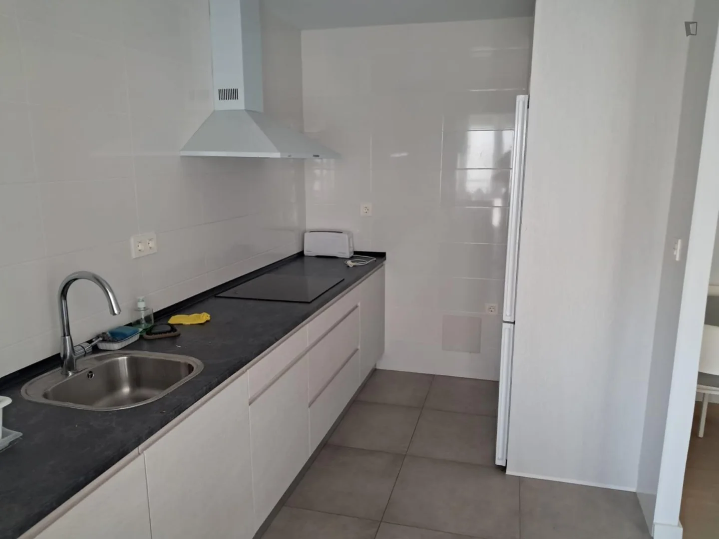Chambre d'étudiant confortable et spacieuse dans 