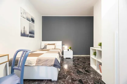 Habitación privada en Via Curzola, 3, 35135 Padova PD, Italia, imagen 1 de 33