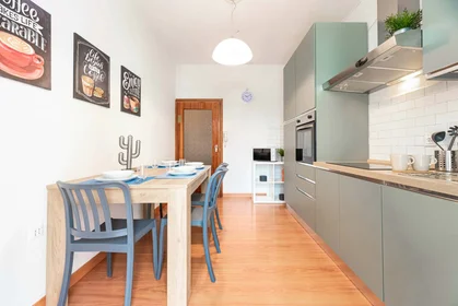 Habitación privada en Via Curzola, 3, 35135 Padova PD, Italia, imagen 9 de 33