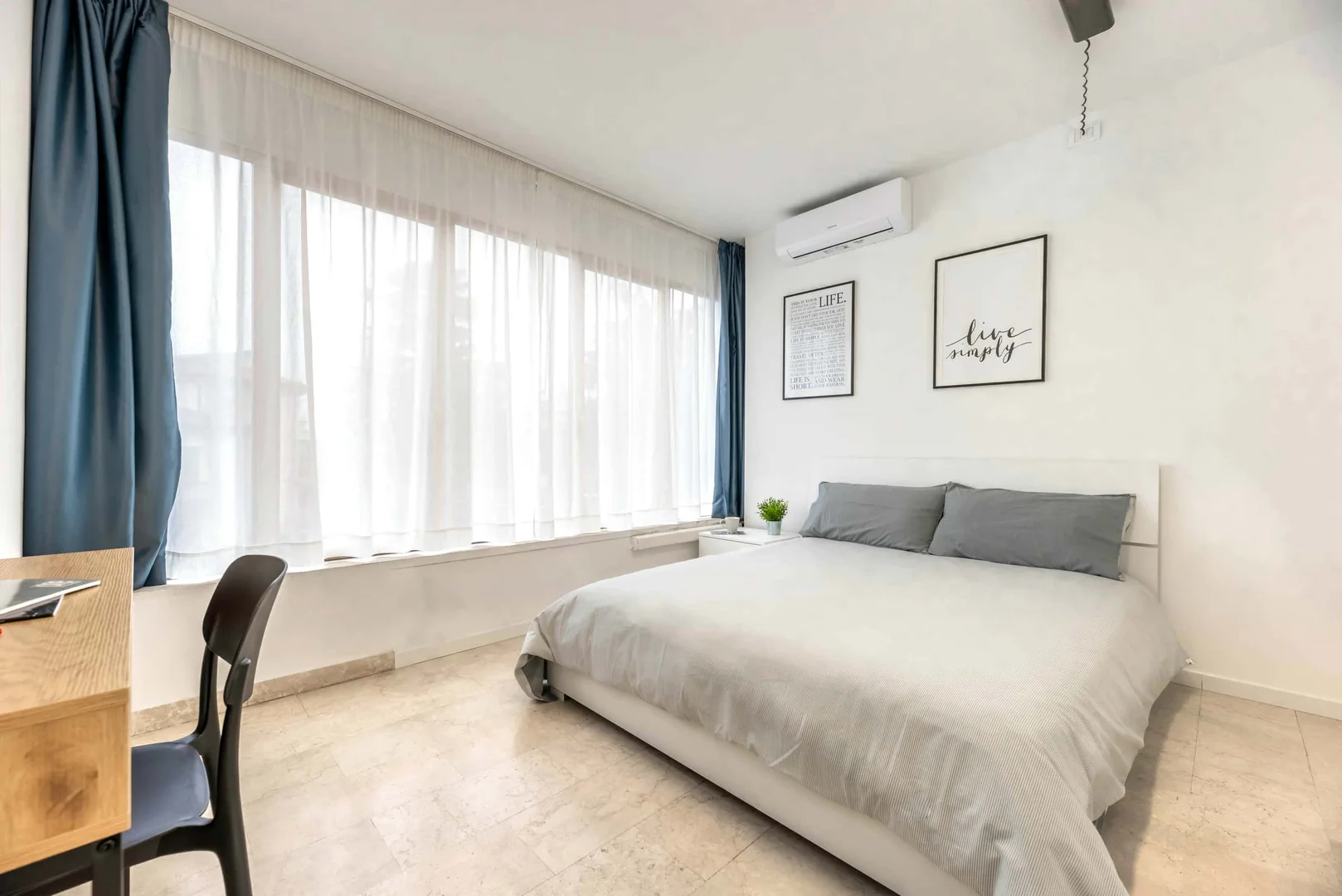 Bright and airy student room with easy university access in