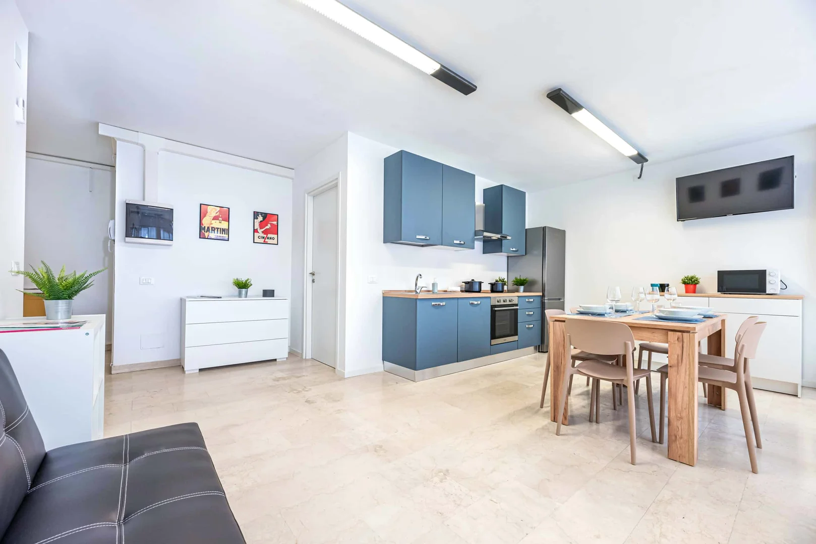 Room for rent in student apartment in , fully furnished