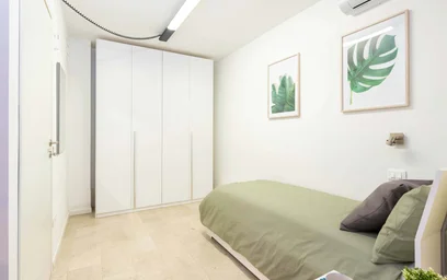 Room for rent in a shared flat in {area}