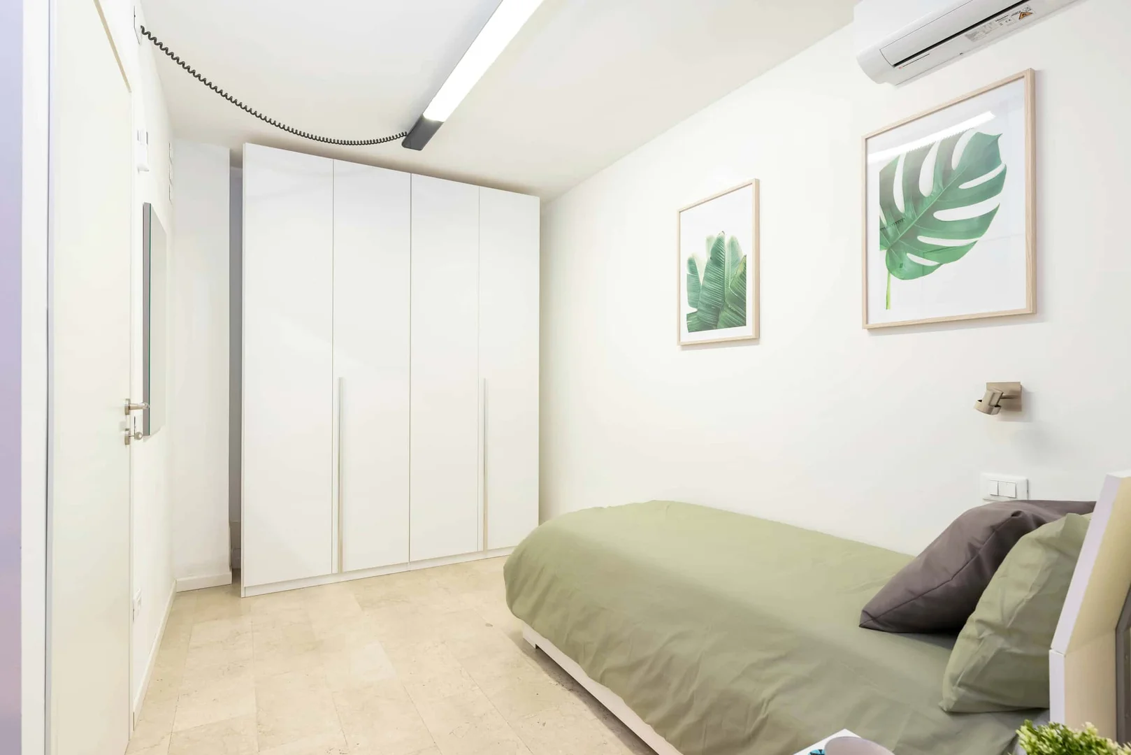 Cozy room for students available in