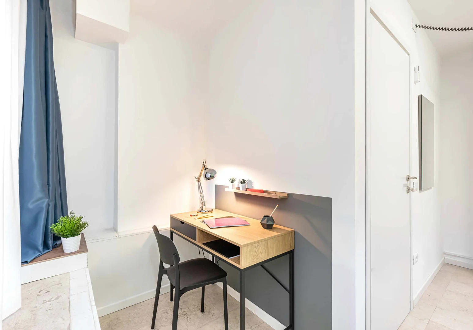 Room for rent in student apartment in , fully furnished