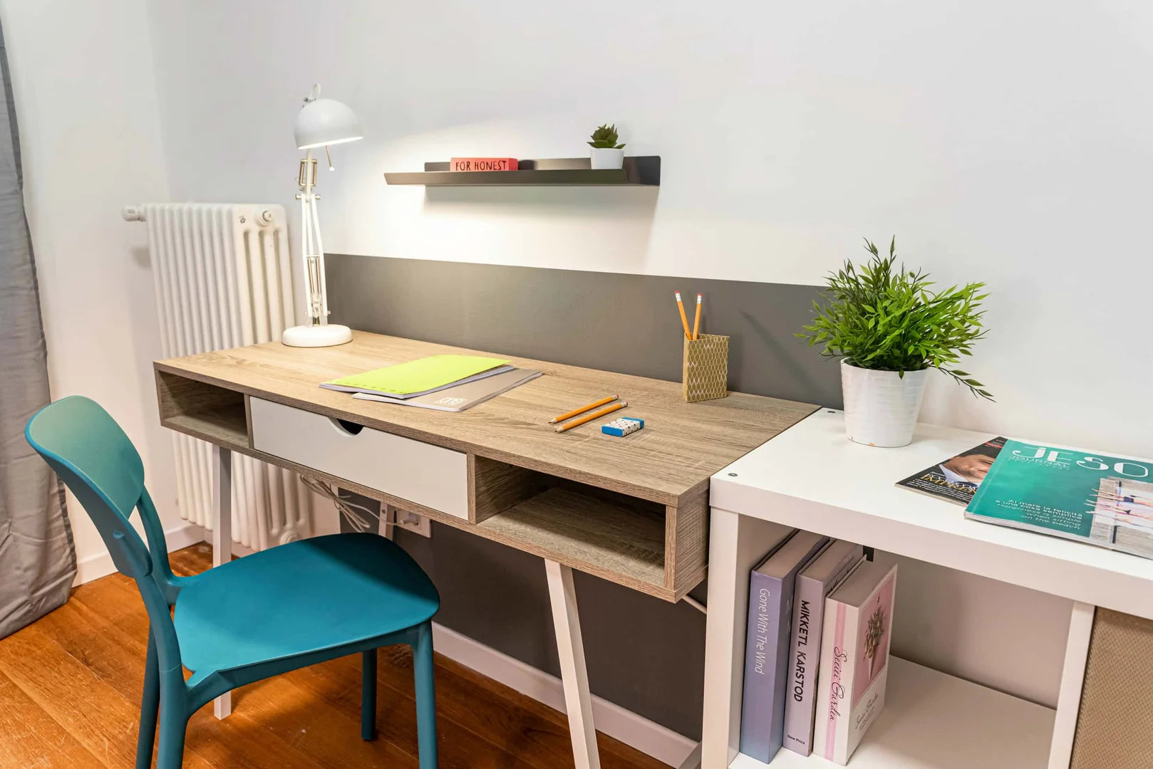 Economical student room with convenient location in