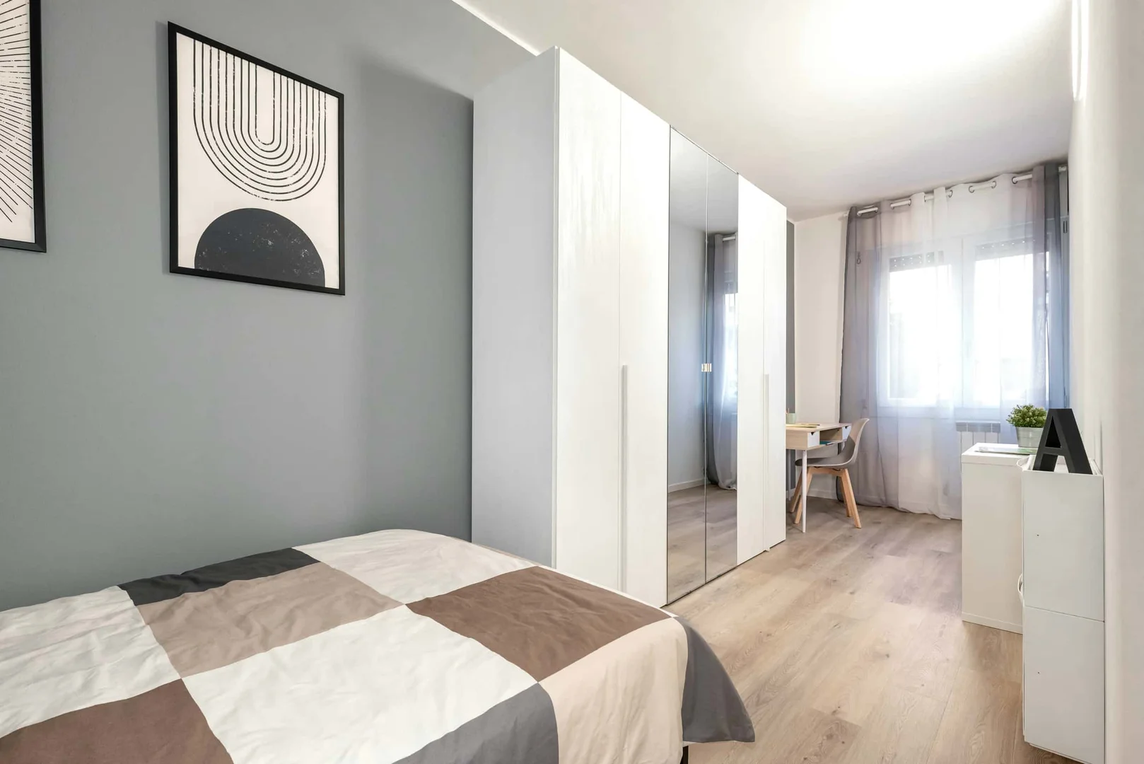 Habitación acogedora para estudiantes disponible en 