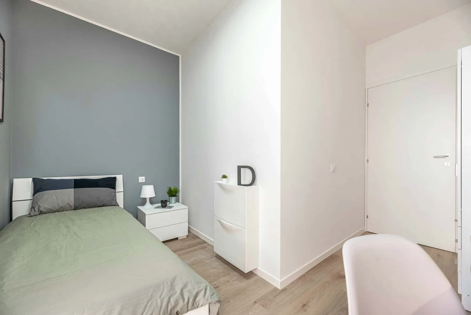 Habitación acogedora para estudiantes disponible en 