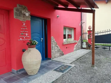 Gesamte Unterkunft in der Stradello del Borgo, 25, 42123 Reggio Emilia RE, Italia, bild 2 von 16