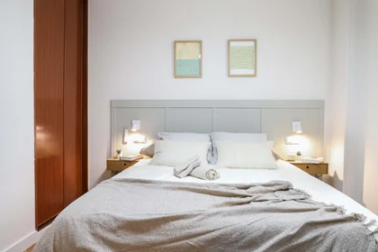 Private room at C. Volver a Empezar, 8, Puente de Vallecas, 28018 Madrid, España, image 3 of 26