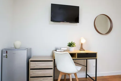 Private room at C. Volver a Empezar, 8, Puente de Vallecas, 28018 Madrid, España, image 6 of 26